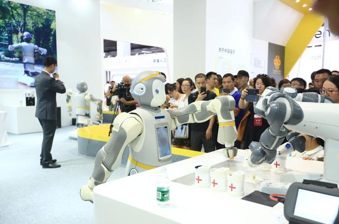 “机”动时刻，智领未来 中瑞福宁机器人闪耀2018世界机器人大会